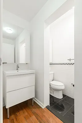 Rented by Bryan L Rozencwaig, LREB | media 30