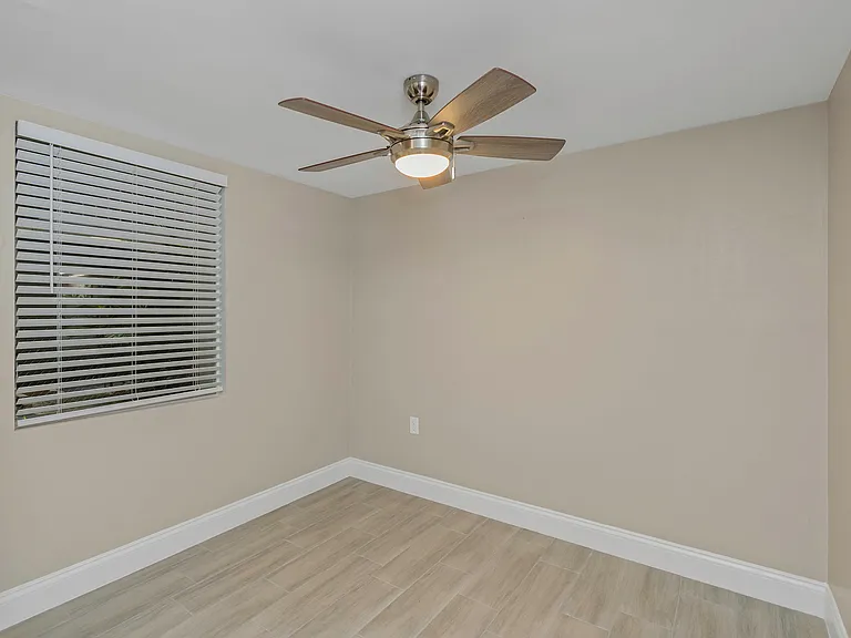 4910 38th Way S #111 — Photo 8
