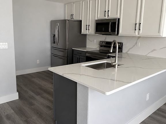 4th image of 12677 Somerset Oaks St