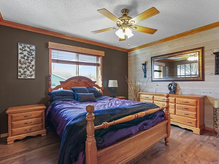 4560 Mason Ave NE — Photo 5