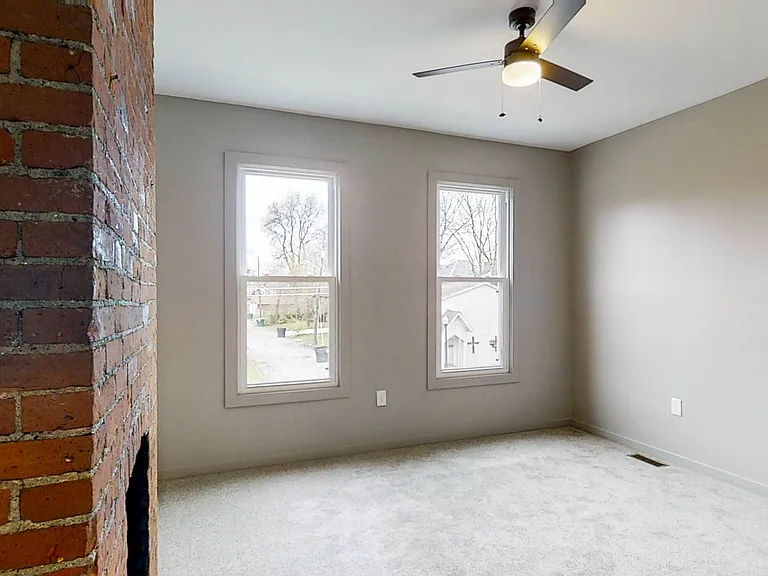 1238 E Mound St — Photo 27