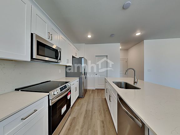 4th image of 9717 W Luxton Ln