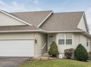 6633 Waterview Dr SW, Cedar Rapids, IA 52404