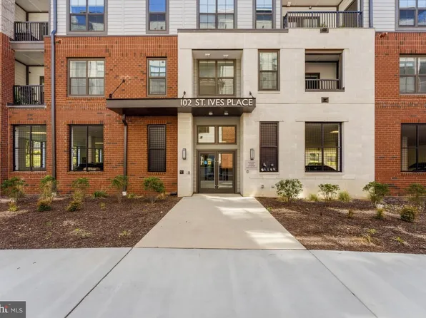 102 Saint Ives Pl, Oxon Hill, MD 20745