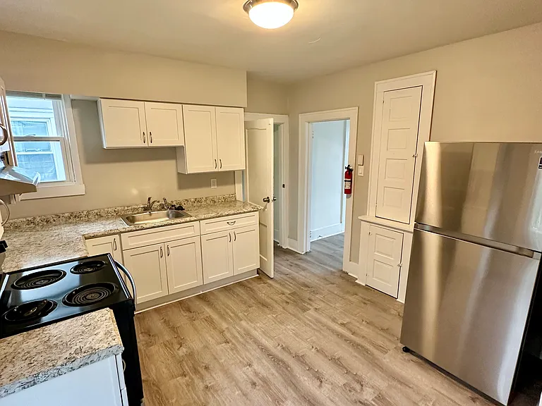 601 Olive Ln #3R — Photo 5
