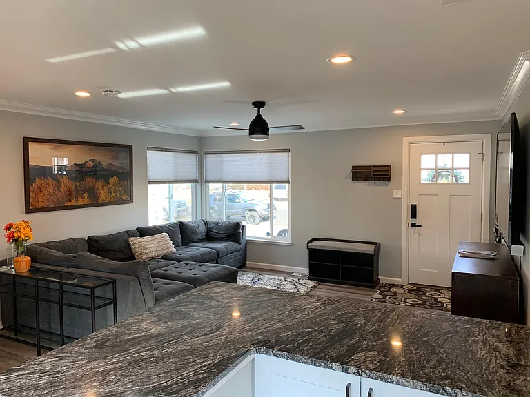 4422 E Utah Pl — Photo 7