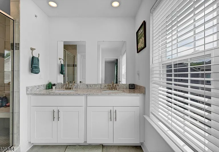 6 Martin Pl — Photo 36