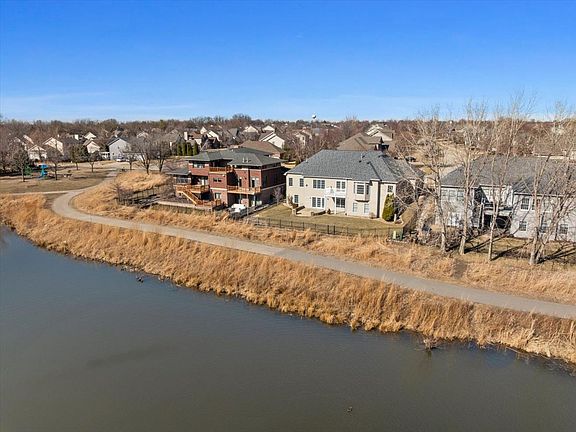 4th image of 2711 Radbourne Dr