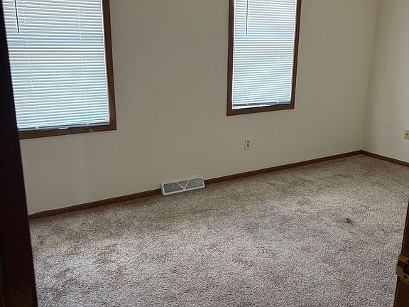 5th image of 825 Wheelock Avenue 839 843 8 827 #833-837-831