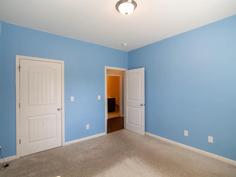 1068 Aronimink Dr — Photo 31