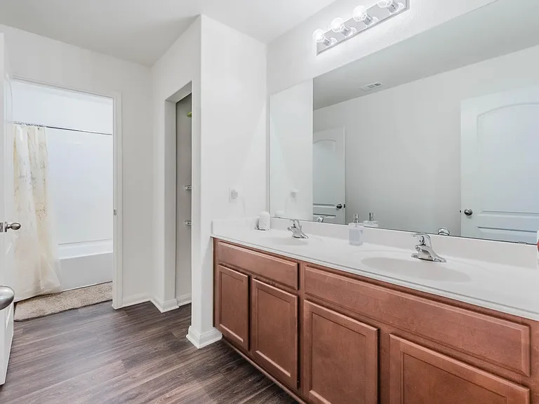 1313 Briercrest Dr — Photo 17