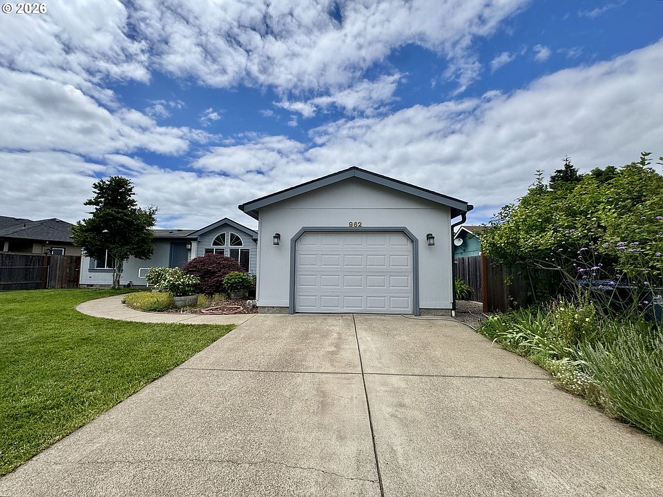 1st image of 962 Rainbow Dr