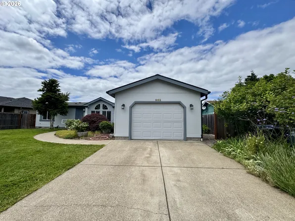 962 Rainbow Dr, Springfield, OR 97477