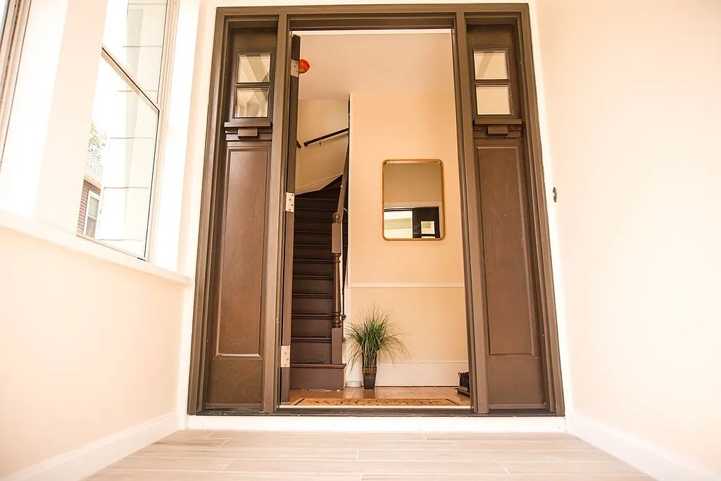 4 bed, 1.0 bath, 1597 sqft, $3,500 — Photo 1