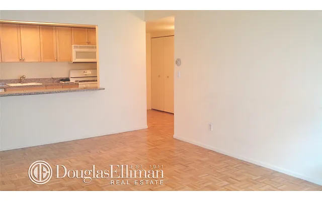 Rented by Douglas Elliman | media 27