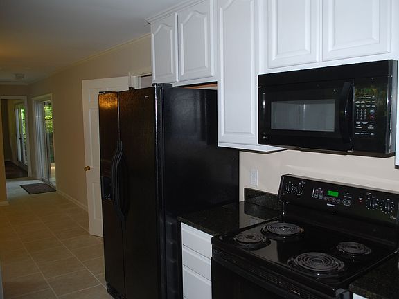5th image of 3010 Northampton Dr