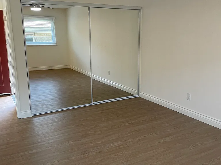 860 Main St #D — Photo 3