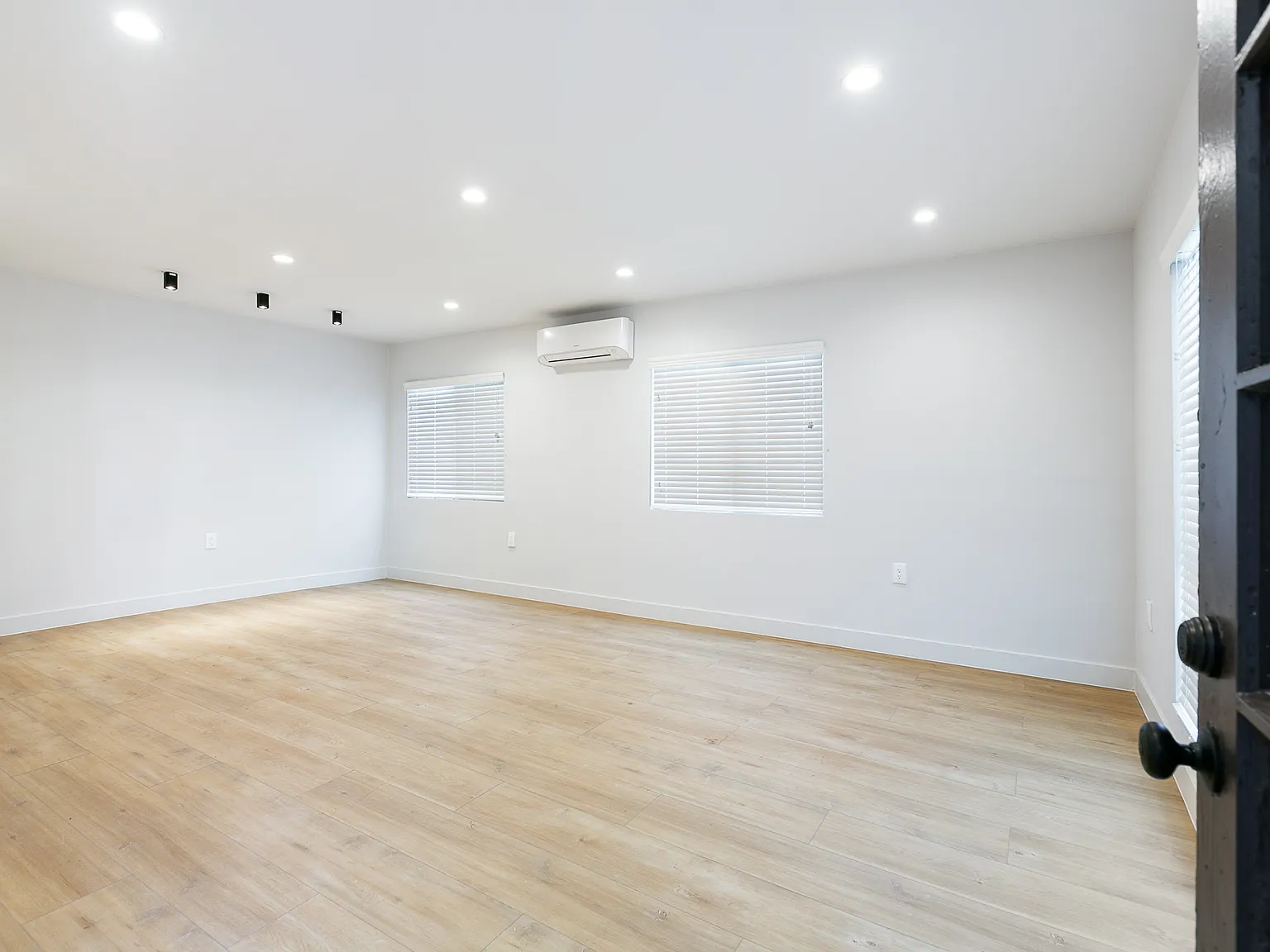 2 bed, 900 sqft, $2,495 — Photo 4