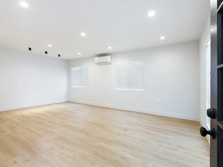 345 N Heliotrope Dr #A — Photo 4