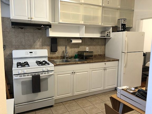 3rd image of 21-54 44th Dr APT A