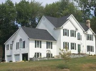 14 Deerwood Rd E, Oxford, CT 06478