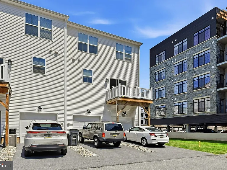 933 Anvil Ct — Photo 29