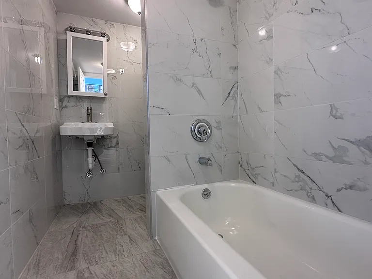 1086 Broadway #703 — Photo 10