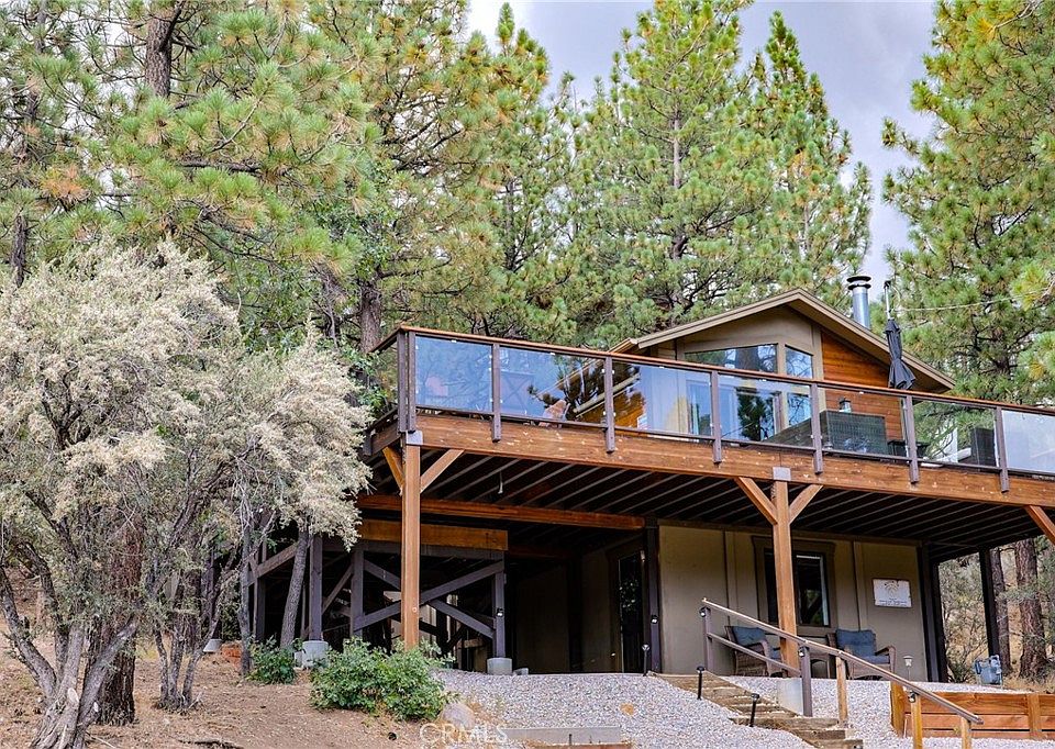 1st image of 43734 Yosemite Dr