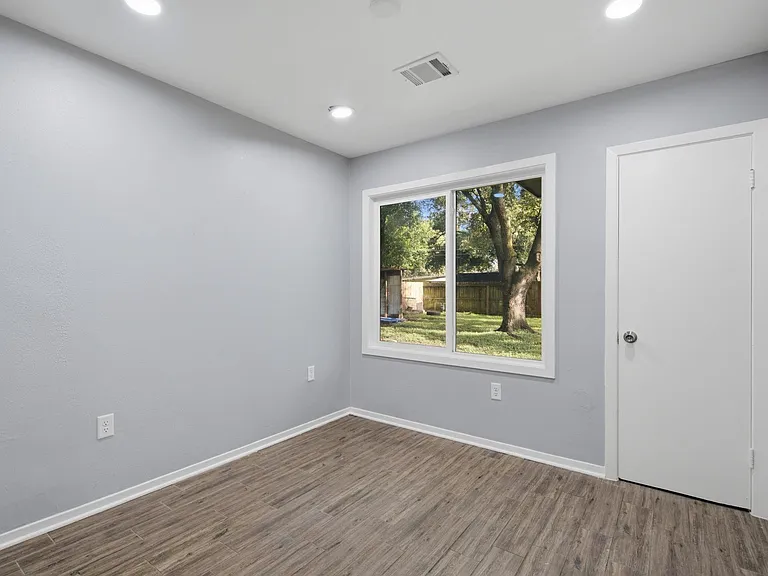 7022 Neff St — Photo 6