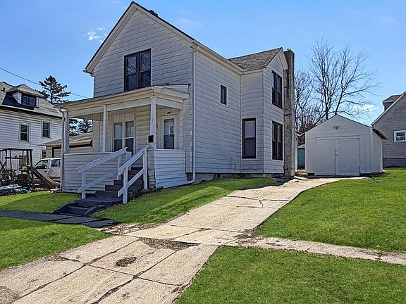 2nd image of 407 E Winneshiek St