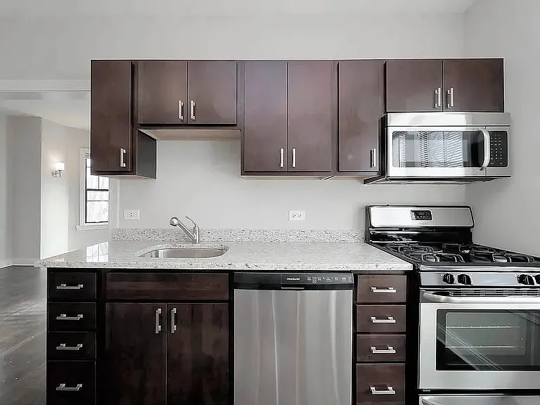 3700 N Bosworth Ave #1 — Photo 4