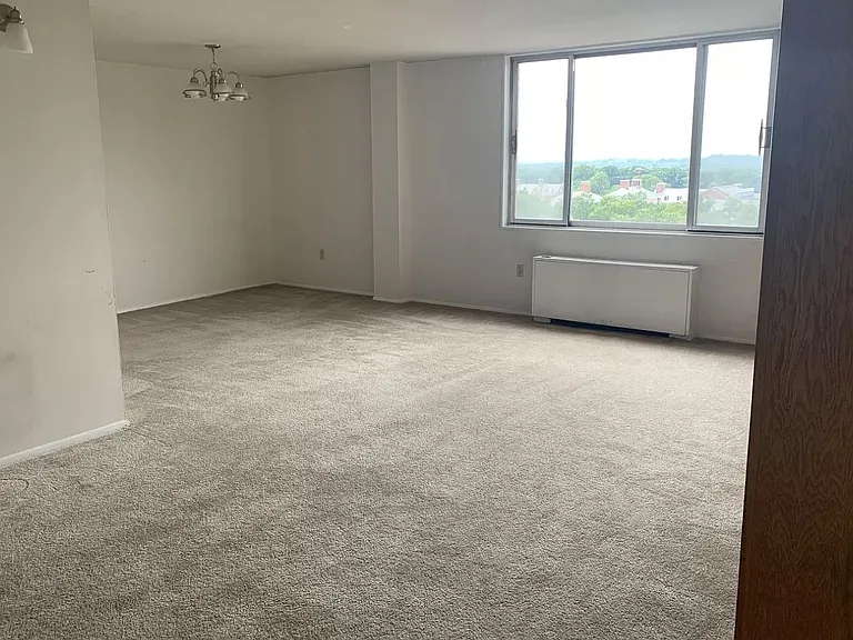 1 E University Pkwy #1208 — Photo 9