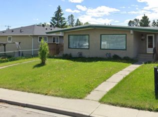 705A 67th Ave SW, Calgary, AB T2V0M4