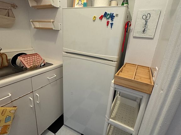 3rd image of 415 W 24th St APT 1F