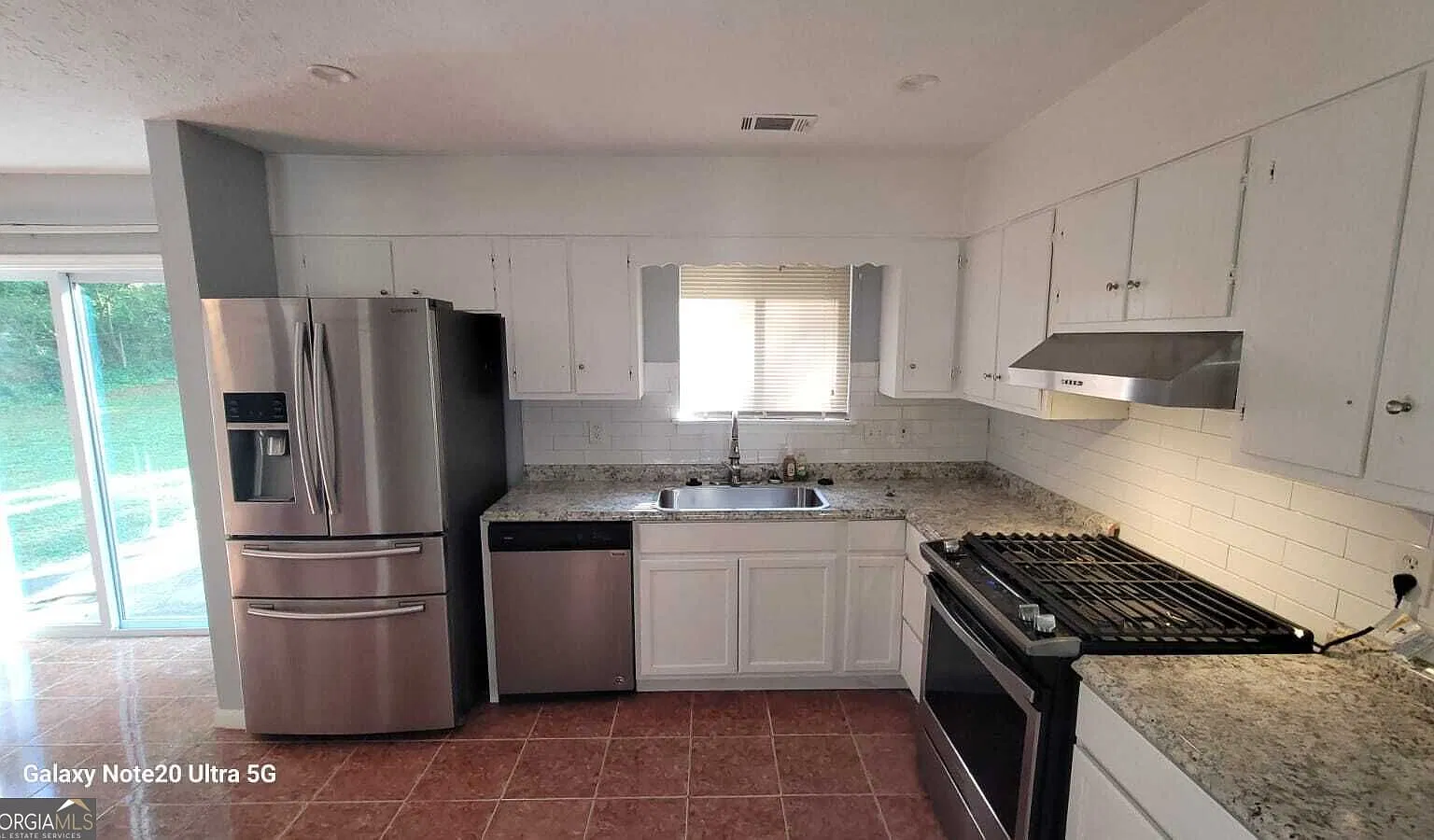 3 bed, 2.0 bath, 1470 sqft, $1,700 — Photo 4