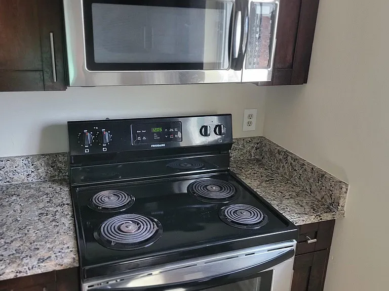 528 Ashlawn Dr #4 — Photo 7
