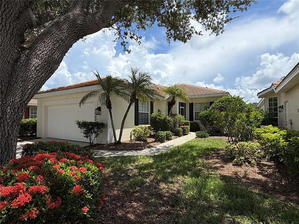 3 bed, 2.0 bath, 1679 sqft, $2,450 — Photo 1