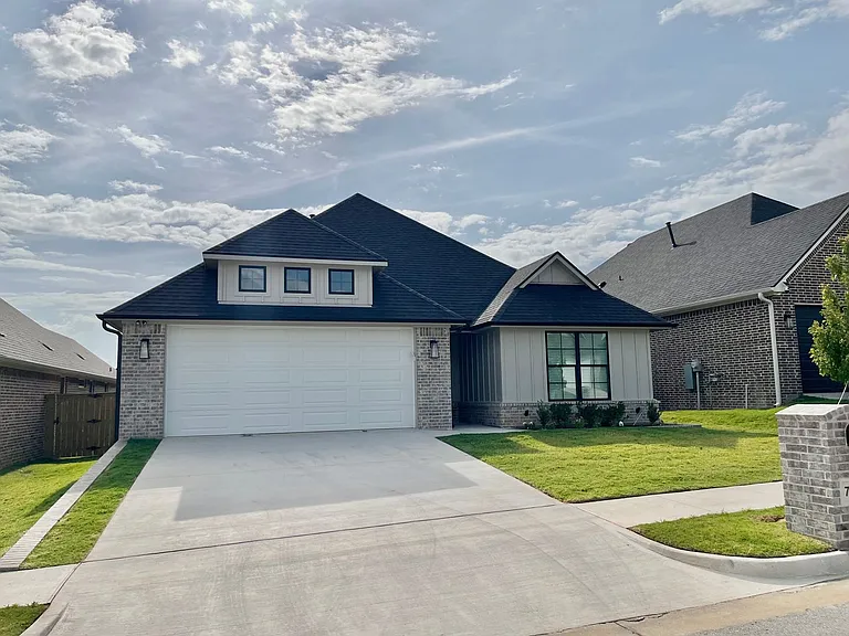 7123 Alexander Dr — Photo 2