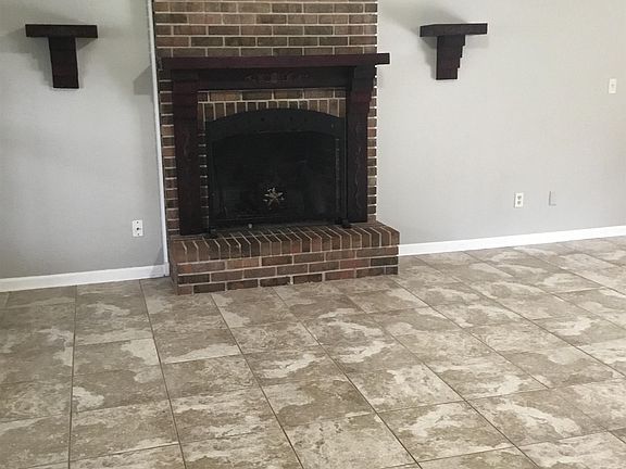 4th image of 4913 Annette Dr