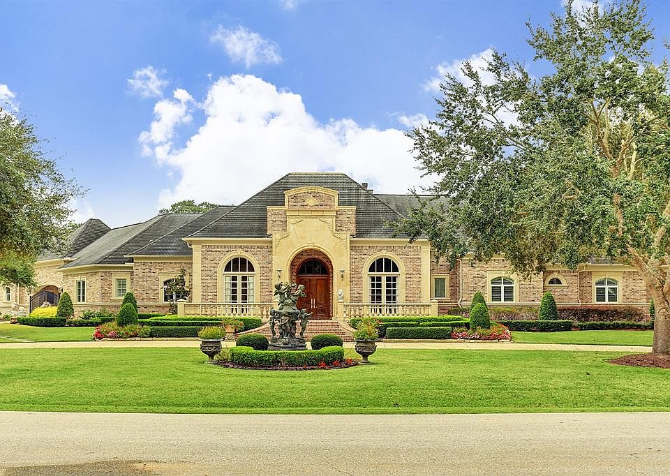 1st image of 6903 Oak Knoll Dr