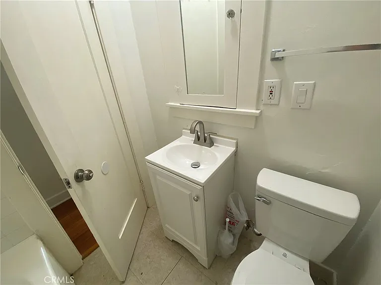 1817 Roosevelt Ave — Photo 12