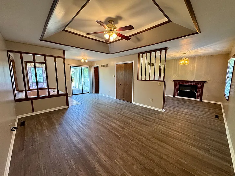 5007 S Fuller Ave — Photo 9