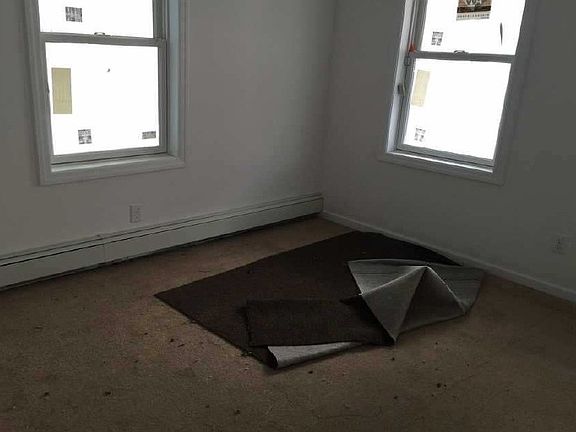 4th image of 224 Hawthorne Ave