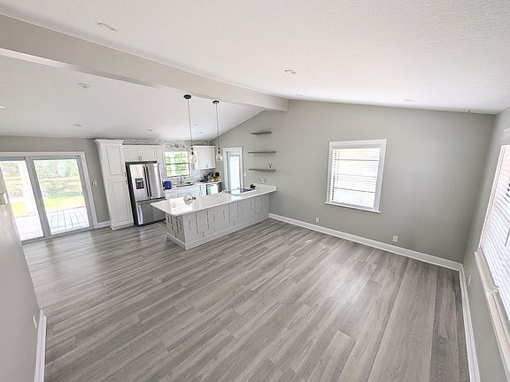 4th image of 603 W Chelsea St