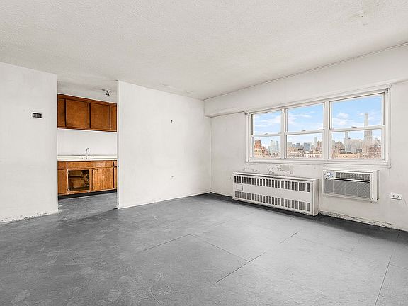 4th image of 609 Columbus Ave APT 18B