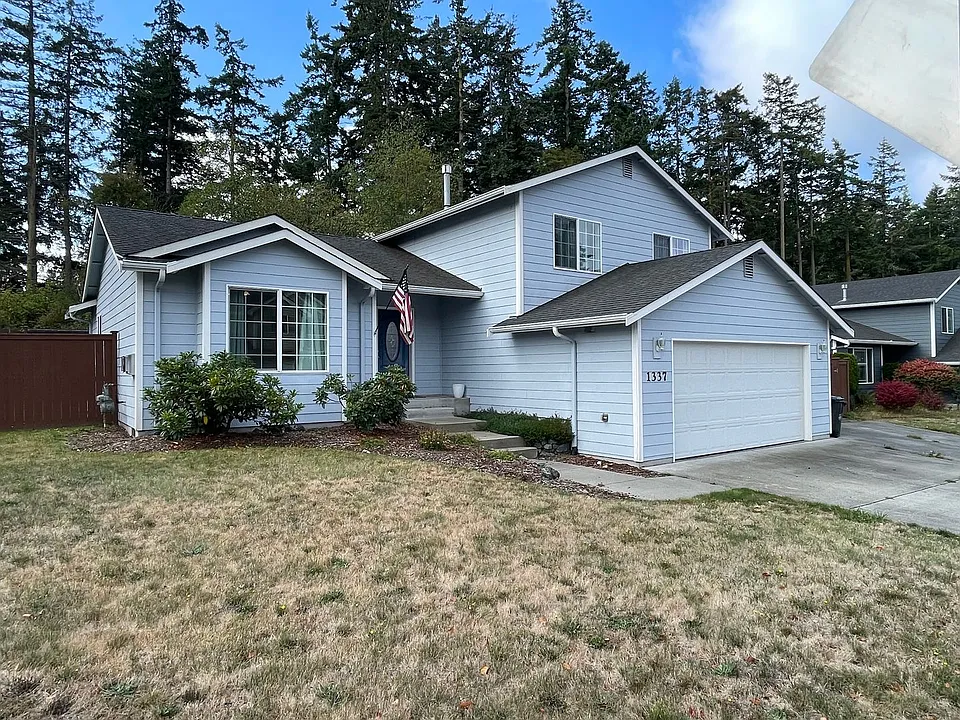 1337 NW Redwing Dr