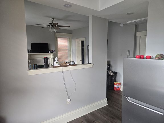 Pass-thru from kitchen view