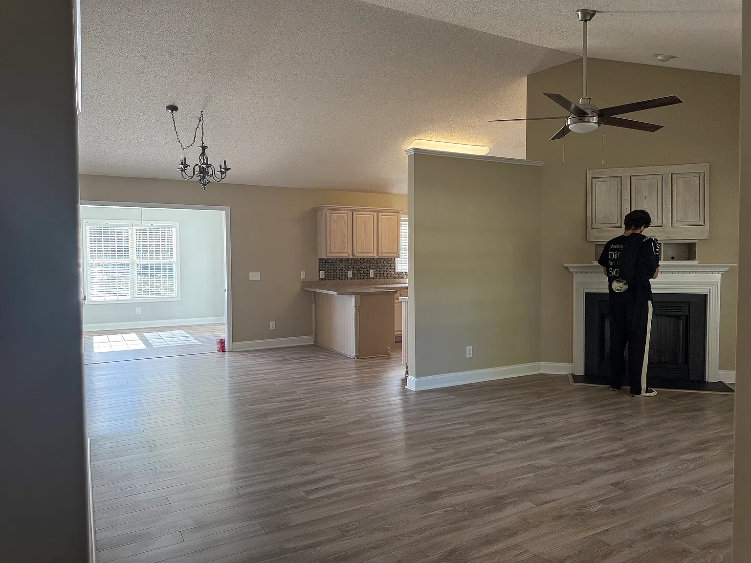 3 bed, 1700 sqft, $2,000 — Photo 4