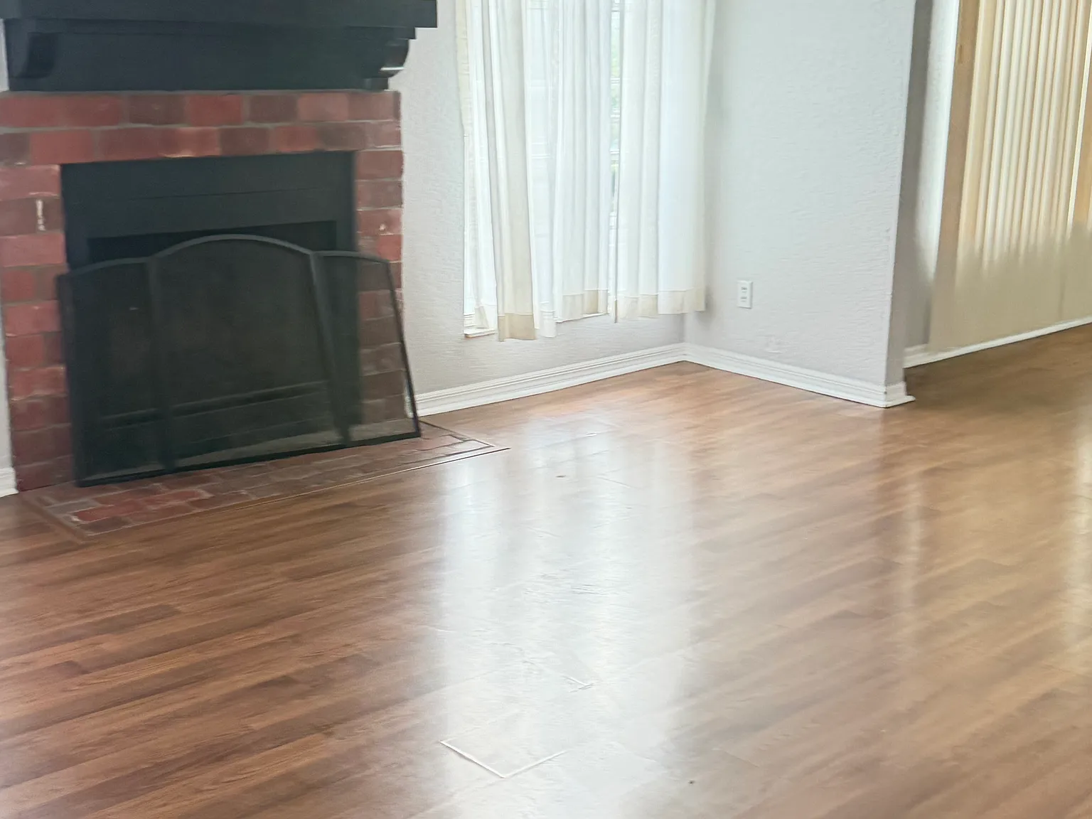 3 bed, 1365 sqft, $1,975 — Photo 2