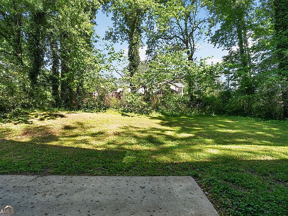 3rd image of 2686 Shadowbrook Dr